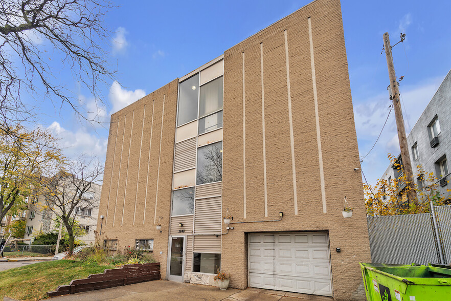 2848 W Wells St, Milwaukee, WI en venta - Foto del edificio - Imagen 1 de 5