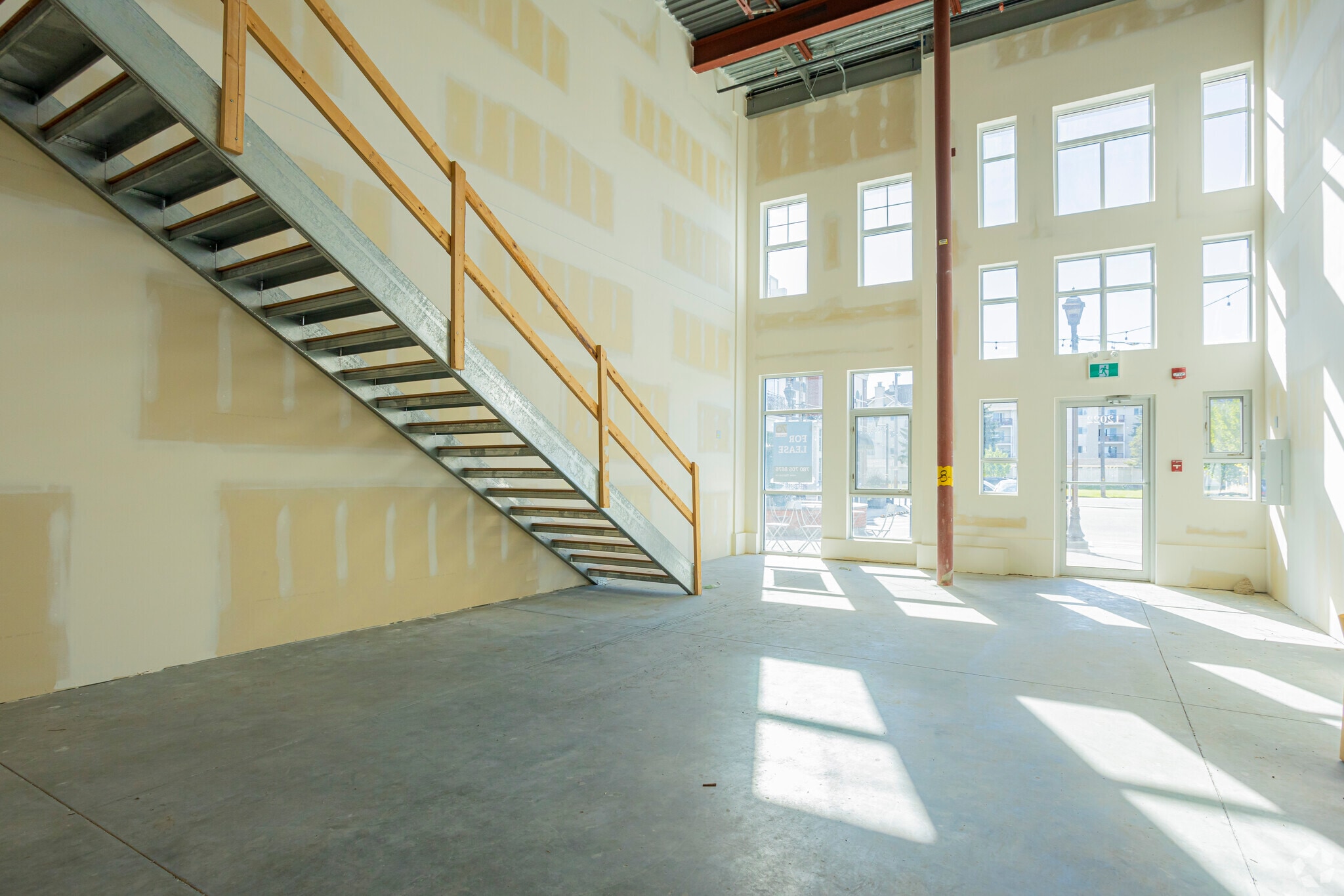 10704 120 St NW, Edmonton, AB en alquiler Foto del interior- Imagen 1 de 3