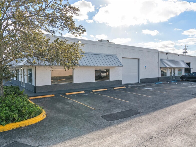 1823-1845 NW 38th Ave, Lauderhill, FL en alquiler - Foto del edificio - Imagen 1 de 11