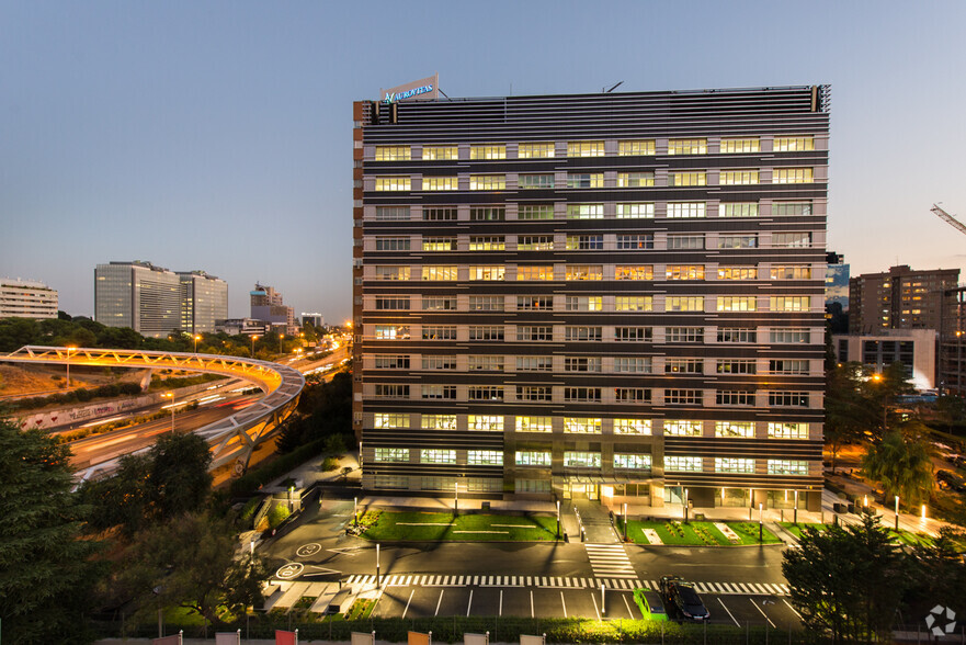 Avenida Burgos, 16 D, Madrid, Madrid en alquiler - Foto del edificio - Imagen 3 de 17