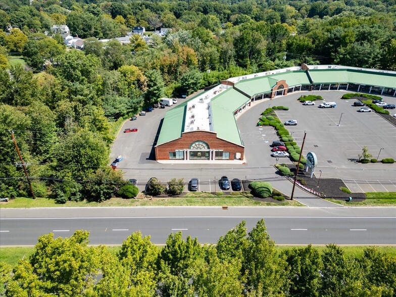 100 US Highway 9, Manalapan, NJ en venta - Foto del edificio - Imagen 3 de 34