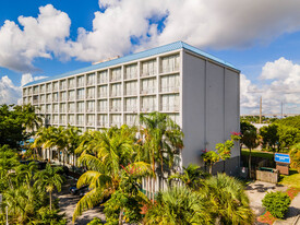 North Miami Beach Gardens Inn & Suites - Inmueble