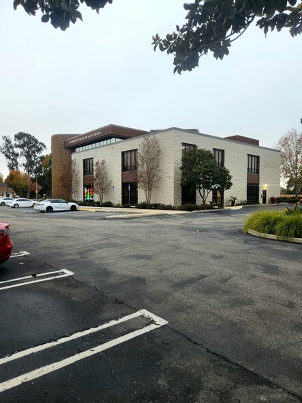 2739 Santa Maria Way, Santa Maria, CA en alquiler - Foto del edificio - Imagen 1 de 1