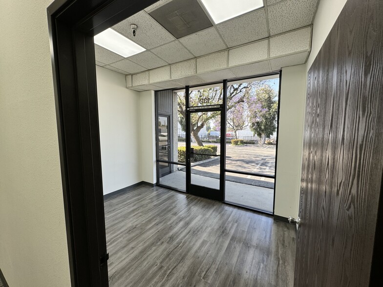 5405 Arrow Hwy, Montclair, CA en alquiler - Foto del interior - Imagen 2 de 12