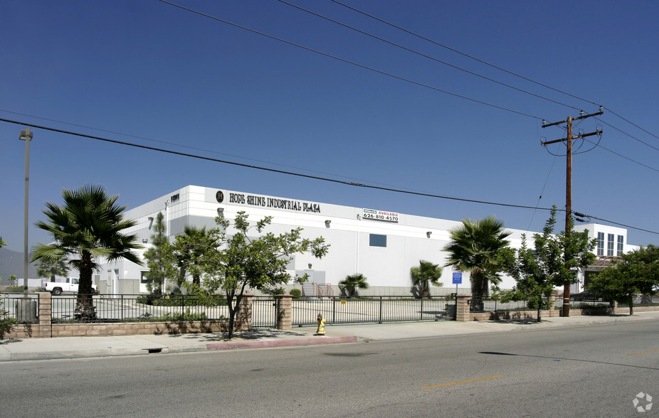 11911 Clark St, Arcadia, CA en alquiler - Foto del edificio - Imagen 3 de 17