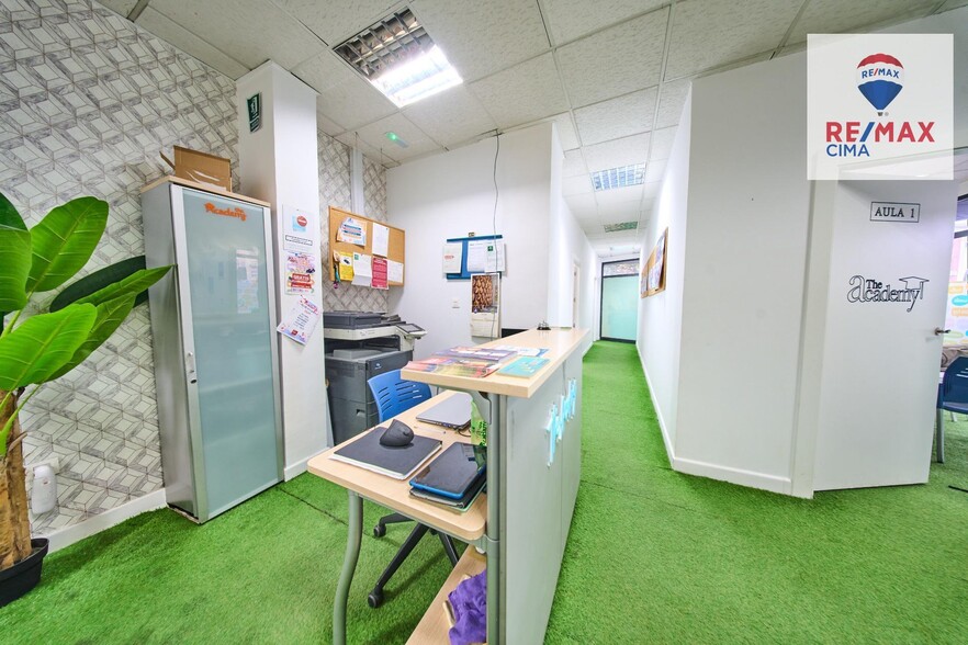 Calle Cruz del Sur, 8, Granada, Granada en alquiler - Foto del edificio - Imagen 3 de 44