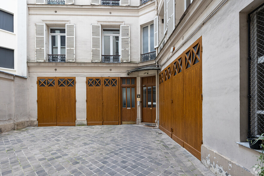 10 Rue De Monceau, Paris en alquiler - Foto del edificio - Imagen 2 de 3