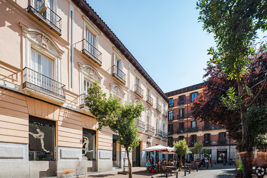 Calle Pez, 38, Madrid, Madrid en alquiler - Foto del edificio - Imagen 2 de 3