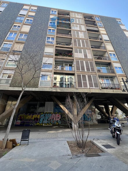 Local en Barcelona, Barcelona en alquiler - Foto del edificio - Imagen 1 de 5
