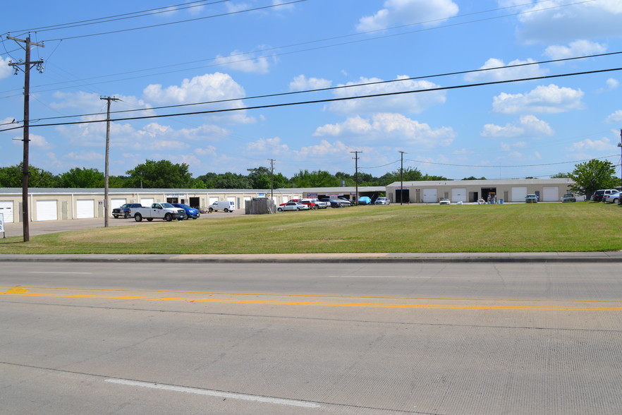 5126 Broadway Ave, Haltom City, TX en alquiler - Foto principal - Imagen 2 de 7