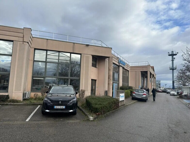 30 Rue Du 35eme Regiment D'Aviation, Bron en alquiler - Foto del edificio - Imagen 1 de 31