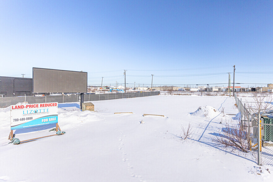 5725 Gateway Blvd NW, Edmonton, AB en alquiler - Foto principal - Imagen 1 de 2