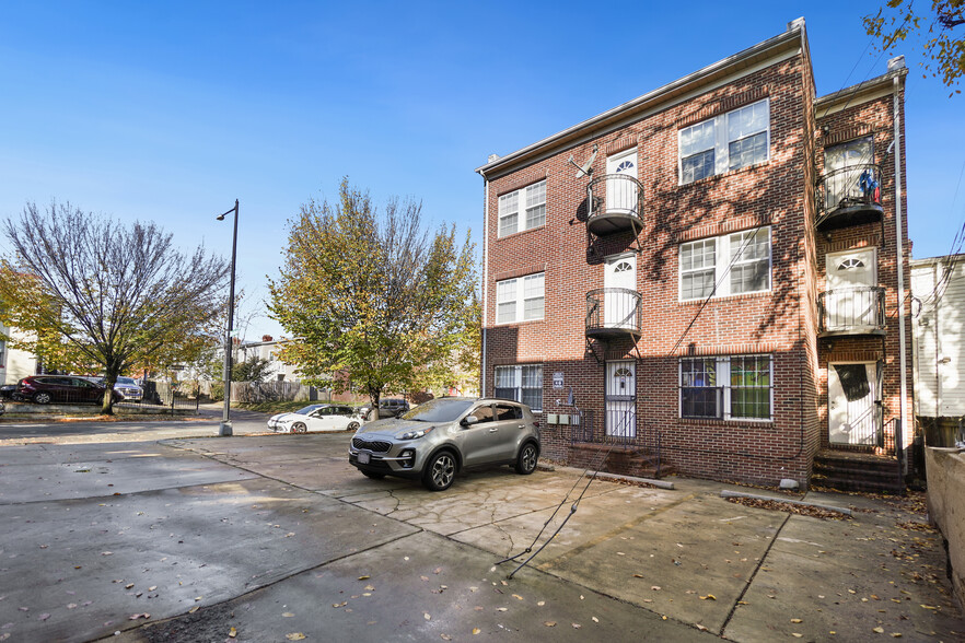 1701 E St NE, Washington, DC en venta - Foto del edificio - Imagen 3 de 31