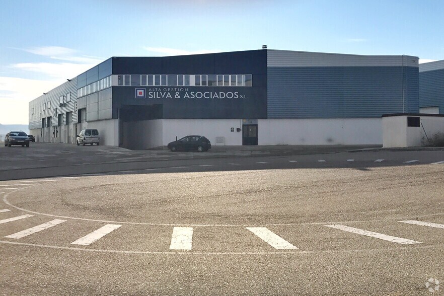 Nave en Cabanillas del Campo, Guadalajara en venta - Foto del edificio - Imagen 2 de 4