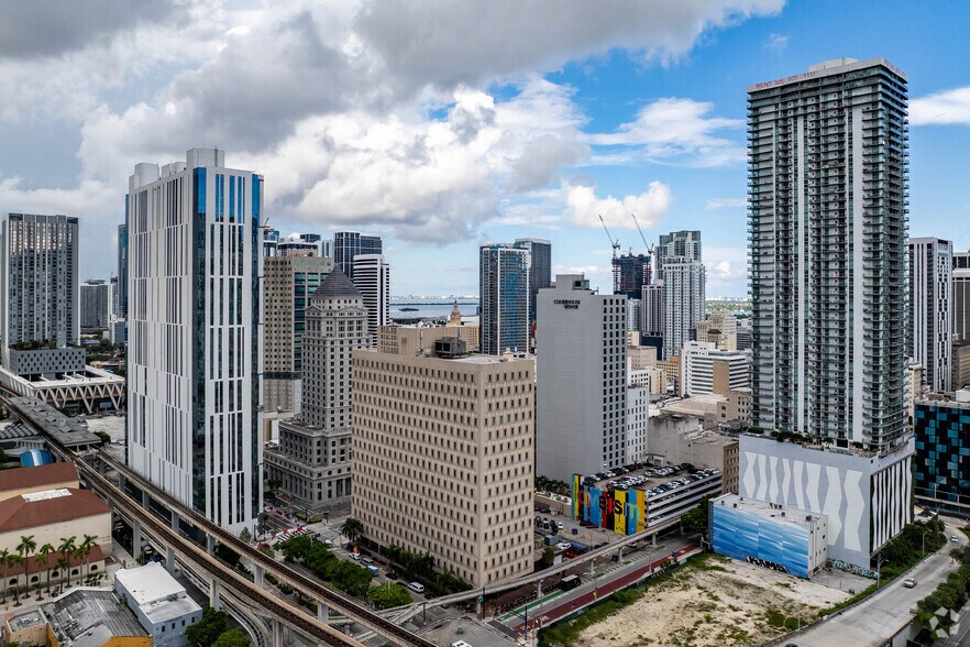 66-68 W Flagler St, Miami, FL en venta - Foto del edificio - Imagen 2 de 30