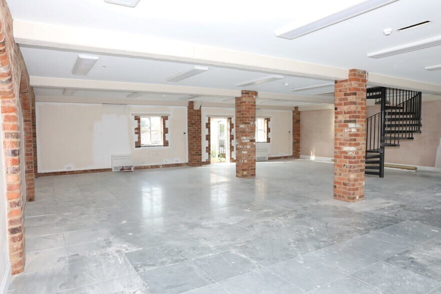 Alderton Rd, Paulerspury en alquiler - Foto del edificio - Imagen 2 de 8