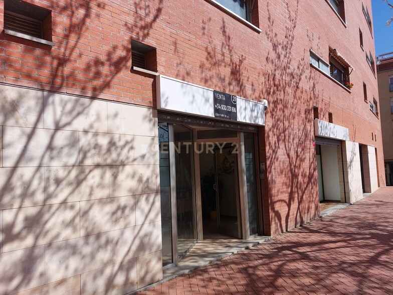 Edificio residencial en Sabadell, Barcelona en venta - Foto del edificio - Imagen 2 de 5