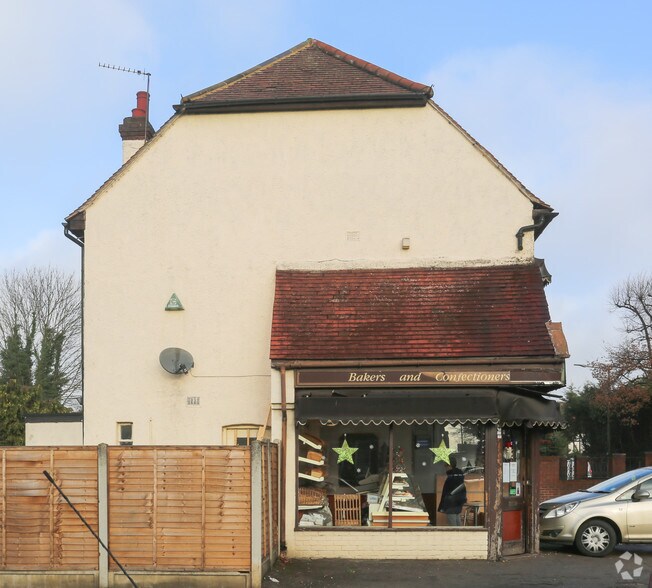 21 Butts Green Rd, Hornchurch en venta - Foto del edificio - Imagen 3 de 3