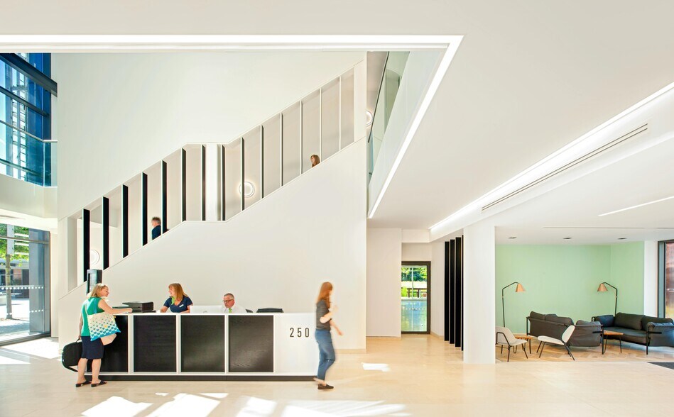 250 South Oak Way, Reading en alquiler - Foto del edificio - Imagen 2 de 3