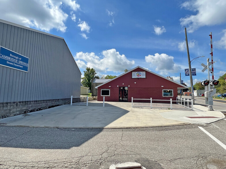 259 Venango Ave, Cambridge Springs, PA en alquiler - Foto del edificio - Imagen 3 de 28