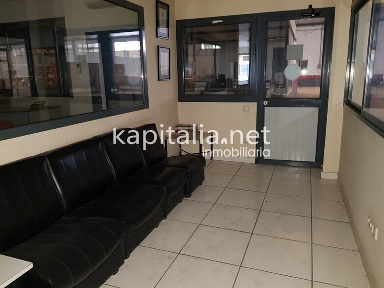 Local en Ontinyent, Valencia en venta - Foto del edificio - Imagen 2 de 6