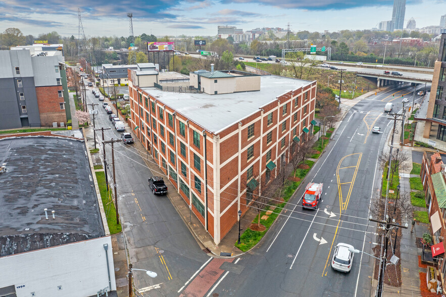 1230 W Morehead St, Charlotte, NC en venta - Vista aérea - Imagen 3 de 34