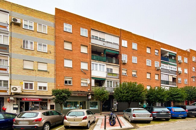 Más detalles de Calle Galicia, Getafe - Edificio residencial​ en venta