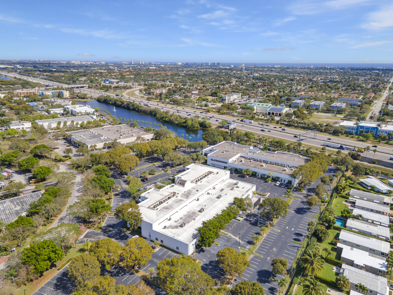 1400 E Newport Center Dr, Deerfield Beach, FL en alquiler - Foto del edificio - Imagen 3 de 10