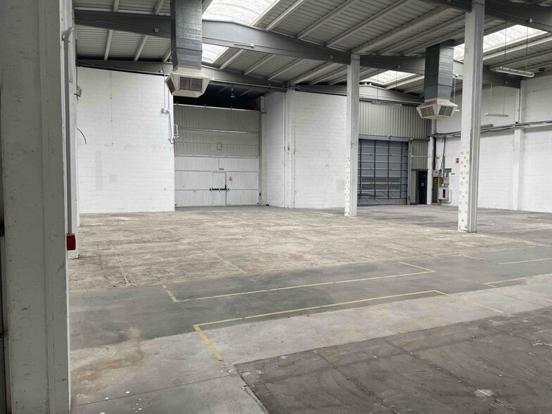 Naves en Torrejón cartera de 3 inmuebles en venta en LoopNet.es - Foto del edificio - Imagen 1 de 12