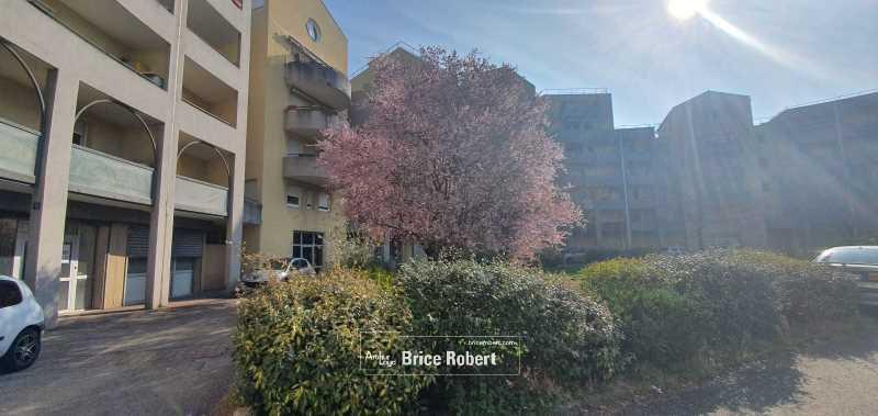 Oficina en Bron en venta - Foto del edificio - Imagen 1 de 6