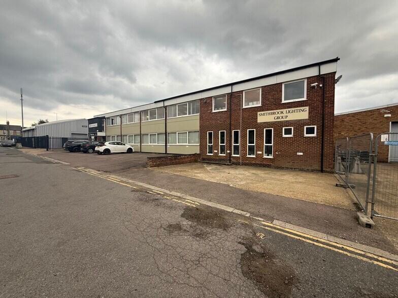 Wellington Rd, St Albans en venta - Foto del edificio - Imagen 3 de 7