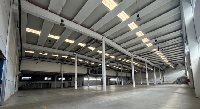 Más detalles de Nave en alquiler