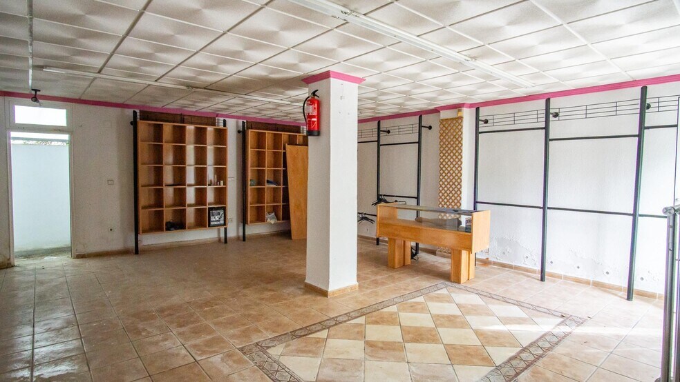 Local en Elda, Alicante en venta - Foto del interior - Imagen 2 de 15