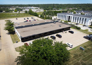 1011 Office Park Rd, West Des Moines, IA en alquiler Foto del edificio- Imagen 2 de 5