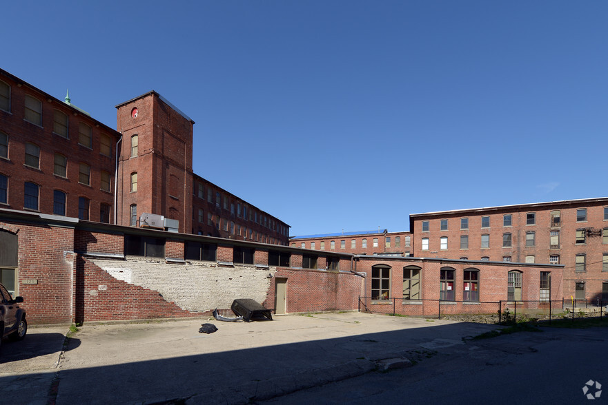 725 Branch Ave, Providence, RI en alquiler - Foto del edificio - Imagen 2 de 34