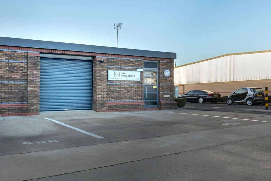 400 Montrose Ave, Slough en alquiler - Foto del edificio - Imagen 2 de 4