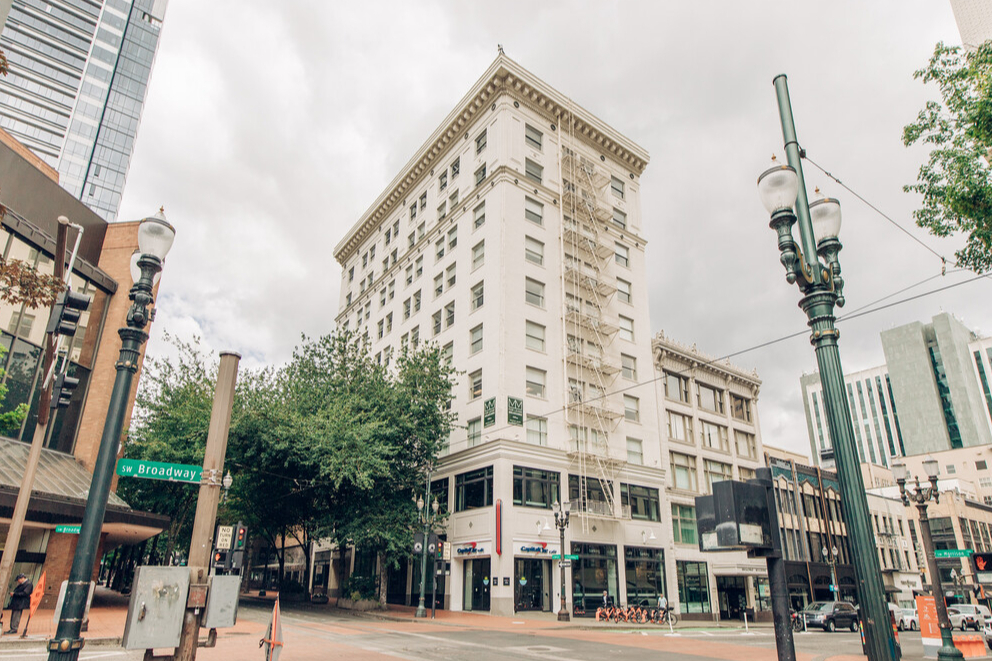 715-719 SW Morrison St, Portland, OR en alquiler Foto del edificio- Imagen 1 de 11