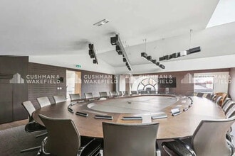 48 Rue La Pérouse, Paris en alquiler Vestíbulo- Imagen 1 de 2