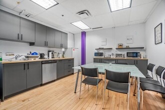 150-152 Rue Notre-Dame E, Montréal, QC en alquiler Foto del interior- Imagen 2 de 3