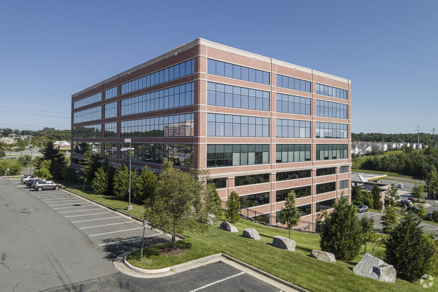 5680 King Centre Dr, Kingstowne, VA en alquiler - Foto del edificio - Imagen 3 de 7