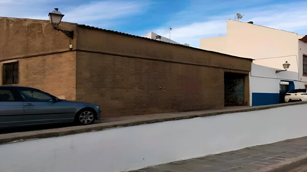 Calle los Monteros, 2, Villamanrique de la Condesa, Sevilla en venta - Foto del edificio - Imagen 1 de 2