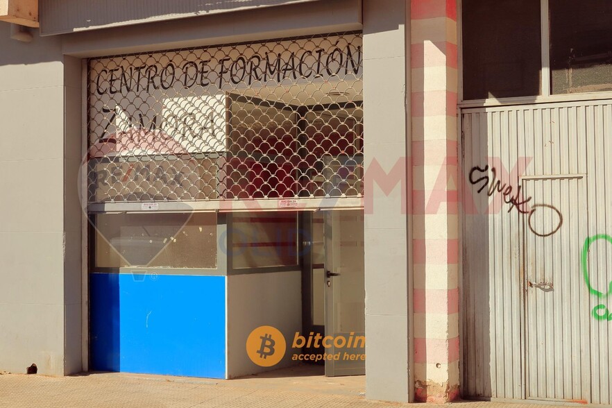 Local en Zamora en venta - Foto del edificio - Imagen 3 de 23