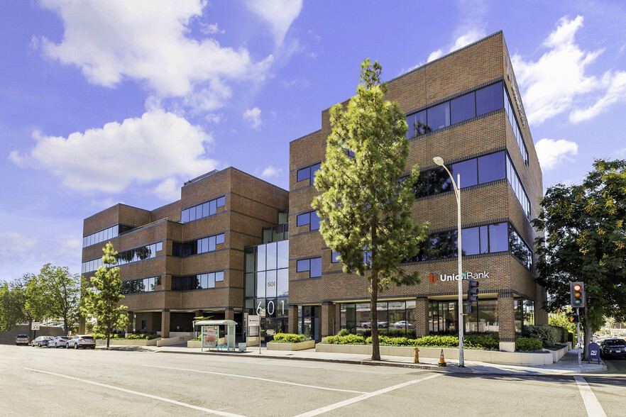 601 S Glenoaks Blvd, Burbank, CA en alquiler - Foto del edificio - Imagen 1 de 13