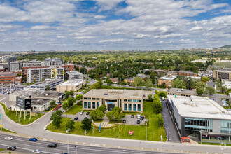 8585 Décarie, Mt Royal, QC - VISTA AÉREA  vista de mapa