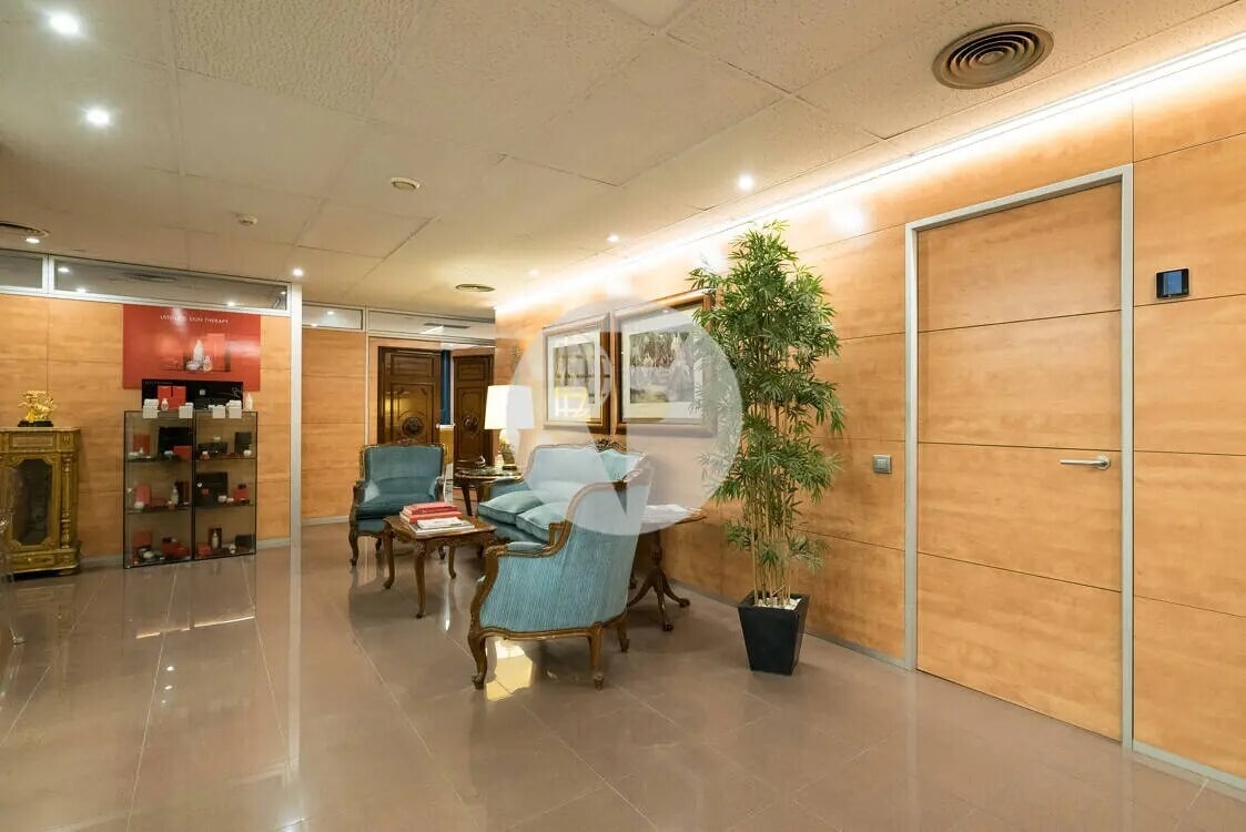 Barcelona, BAR 08021 -  -  - Foto del interior - Image 1 of 18