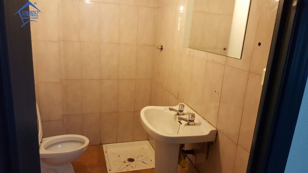 Local en Cáceres en venta - Foto del edificio - Imagen 2 de 4