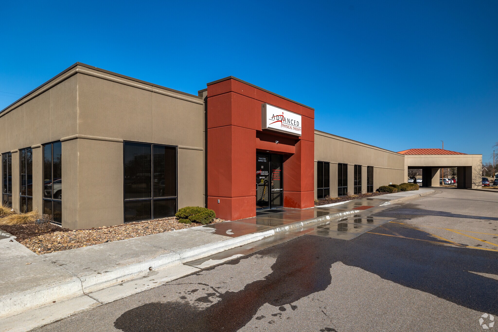 7111 E 21st St, Wichita, KS en venta Foto del edificio- Imagen 1 de 1