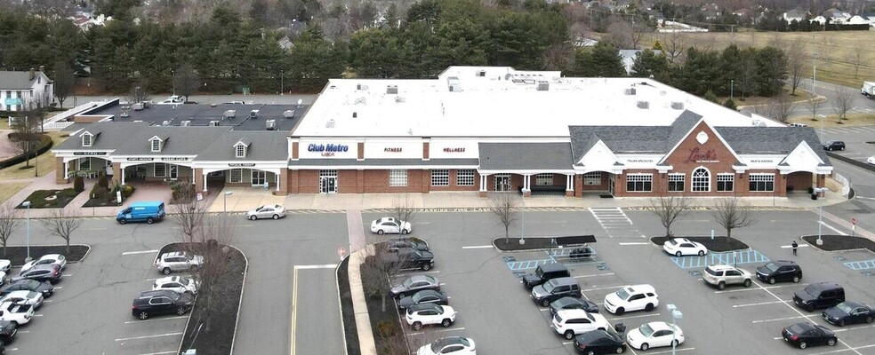 401b W Main St, Freehold, NJ en alquiler - Foto del edificio - Imagen 2 de 4