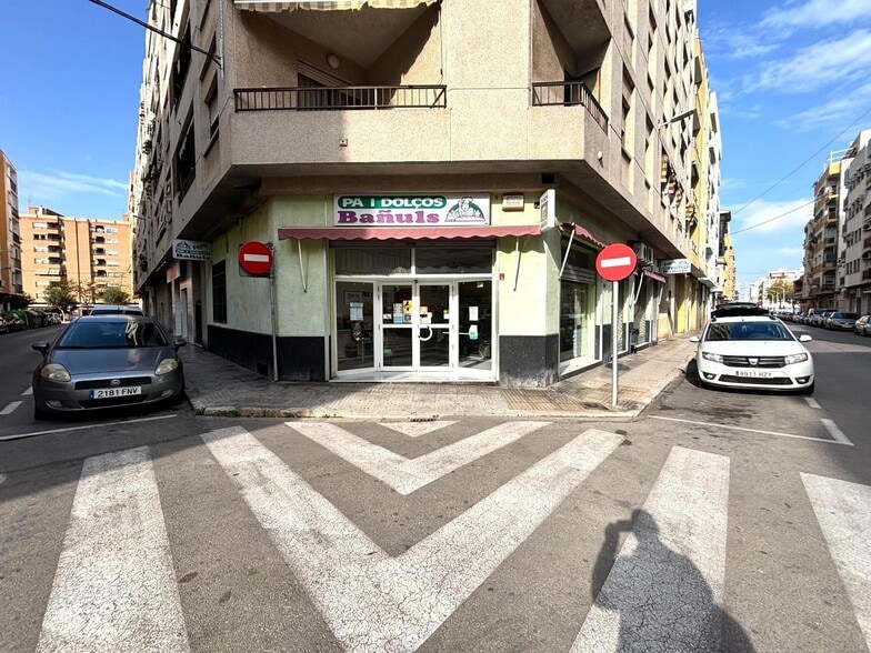 Local en Gandia en venta - Foto del edificio - Imagen 2 de 31