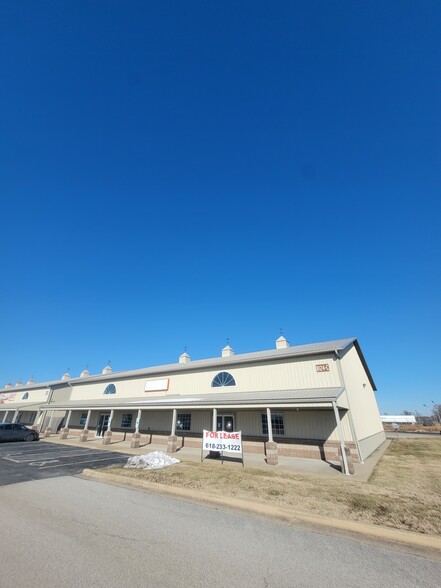 8124 Bunkum Rd, Caseyville, IL en alquiler - Foto del edificio - Imagen 1 de 13